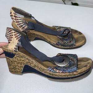 Rieker Women’s Roberta Wedge Sandal Peacock Print Size 40